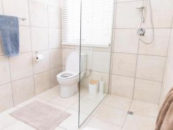 Main En suite bathroom with shower