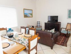 Dinner table lounge