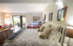 King size and Single bed Sleeps 3