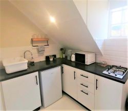 South Room kitchenette