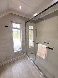 Treetops - Bathroom 1 with walk-in shower