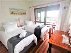 Frog Cottage - 3rd bedroom ground floor (king or twin beds)