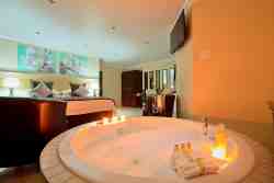 Honeymoon Suite