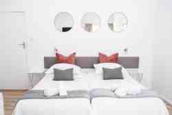 Family Room with three Twin Beds 