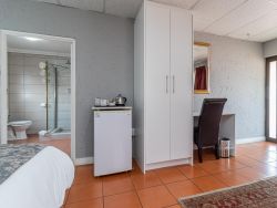 Guineafowl - King Bedroom