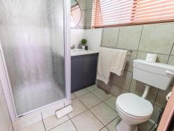 Hadeda - Double Bedroom
