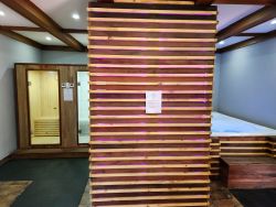 Communal / Shared Steam Room, Sauna & Jacuzzi