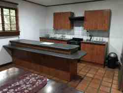 The Bushveld Loerie - Kitchen