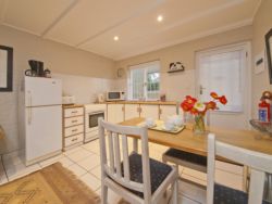 bottom cottage kitchen interior