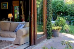 Lounge & garden