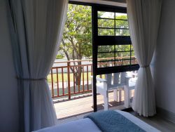 Road Facing Room 