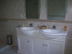 Bathroom Helderberg and Garden view