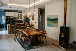 Fireplace & Dinning area
