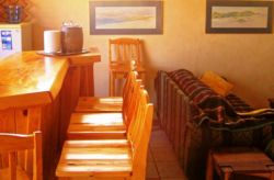 Bar & tv lounge