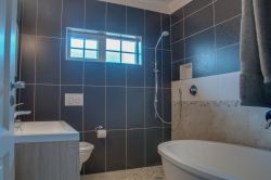Self Catering Family Unit Bathroom (Room 7)