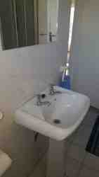 Intaka backpackers bathroom