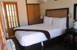 Double Room
Flat screen TV
Air condition
Shower
Mini fridge