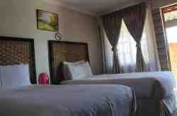 Sharing Room (2 single beds)
Air condition
Flat screen TV
Shower