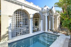 Plunge pool