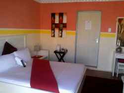 Double en-suite room, DSTV, WIFI and refreshements