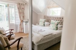 Honeymoon Suite