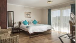 Buffalo Suite King Size XL Double Bed