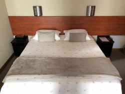 ROOM 6