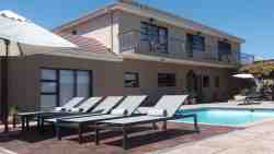 La Roche Guest House - Relaxing pool area and Sun deck