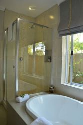Deluxe Superior Bathroom