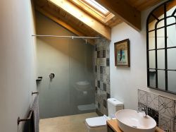 Eagles' Nest bathroom