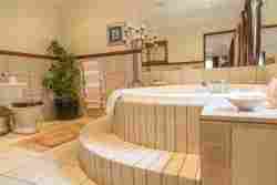 Honeymoon Spa Bath