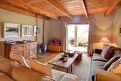 The Farmhouse - Lounge
