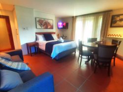 Queen suite room 5