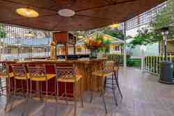 Pool Bar