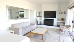 Sea-facing Apartment 
Full DSTV & free Wi-fi