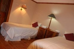 Room 6 Two Single Beds