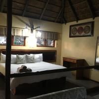 King size bed or 2 single beds