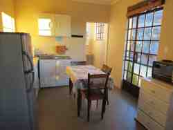 Garden Unit kitchen dining area
