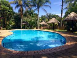 Cold water swimming pool