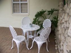 courtyard seating