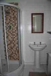 Flamingo en suite with shower