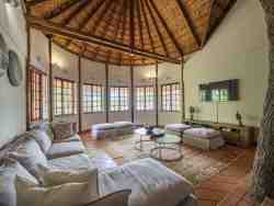 Manor House I Lounge & TV