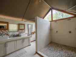 Luxury Tent I Bathroom