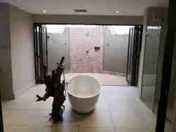 Executive Suite bathroom