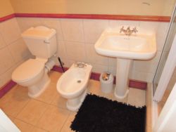 Ensuite bathroom (Bedroom 3)