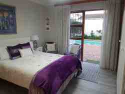 Lazy Lavender sleeps 2 guests