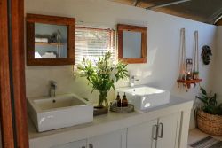 En-suite bathrooms - luxury safari tents 