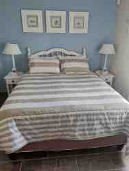 Main bedroom- Queen bed