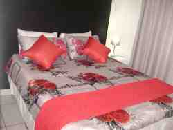 Main Bedroom - Queen Bed