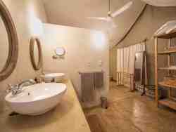 Luxury Rhino Tent Bathroom 